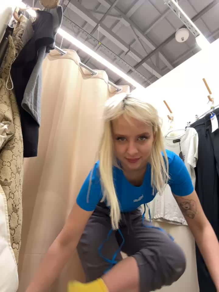 LikaCat Cam Show Recorded 2025-04-10