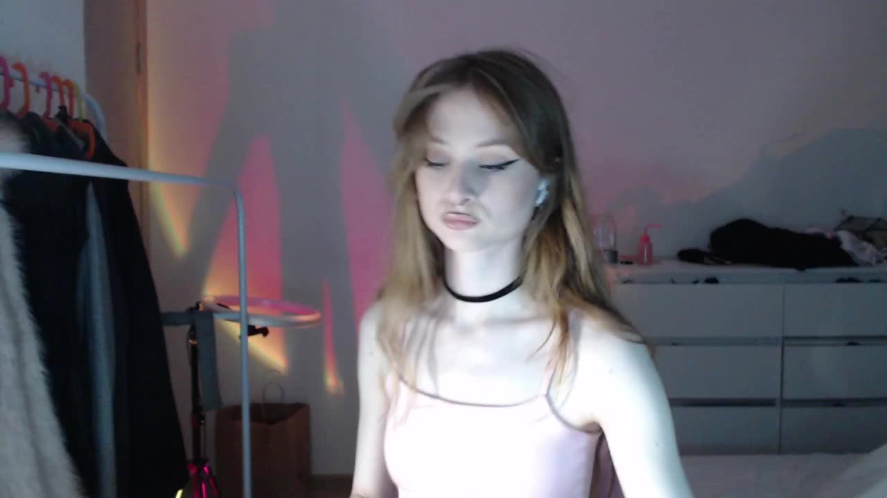 Mnepohuyy Cam Show Recorded 2025-04-10