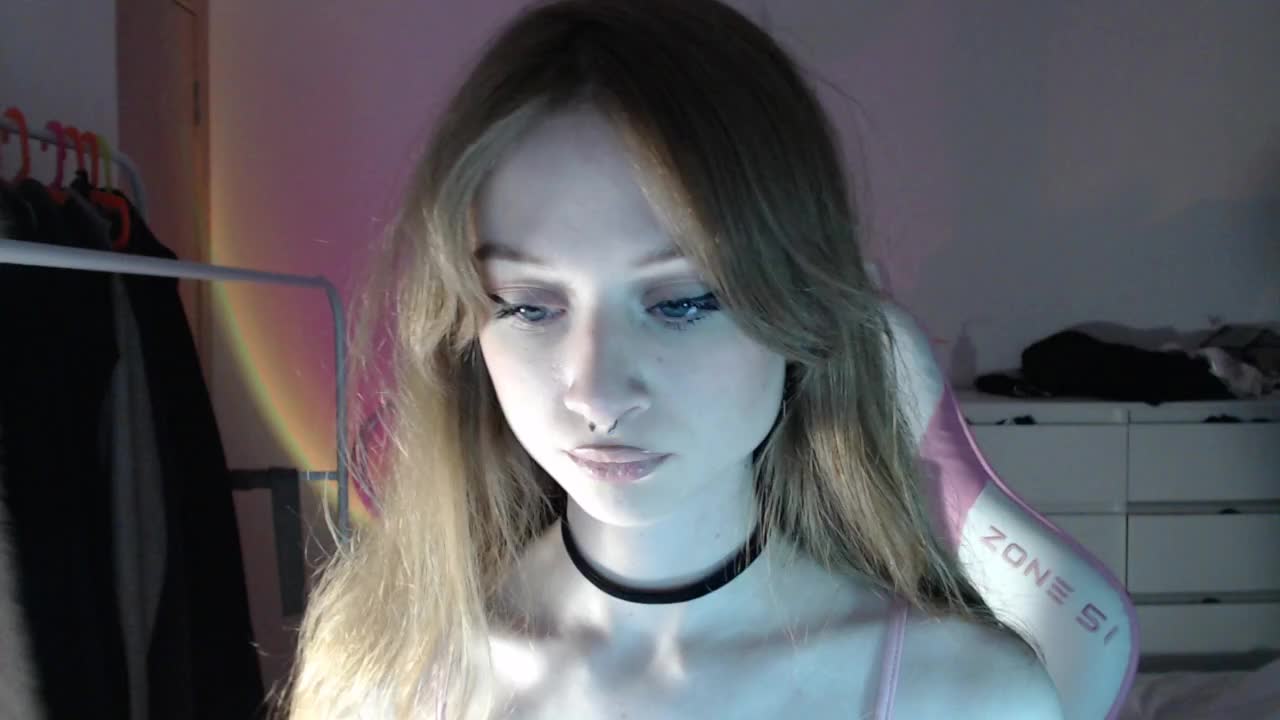 Mnepohuyy Cam Show Recorded 2025-04-11