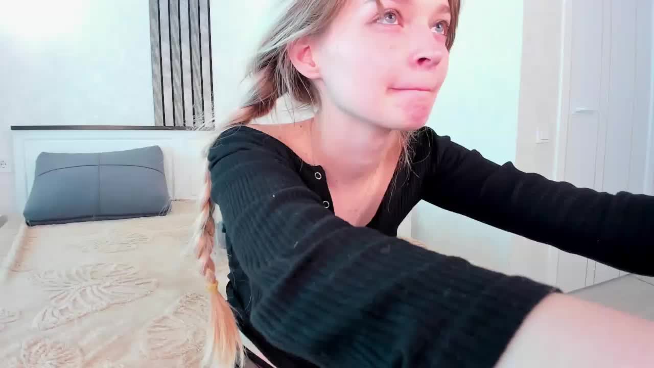 Vialeta-baby Cam Show Recorded 2025-04-11