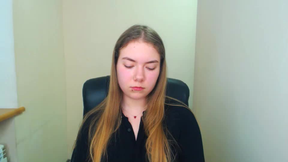 Zoey_deuttch Cam Show Recorded 2025-04-11