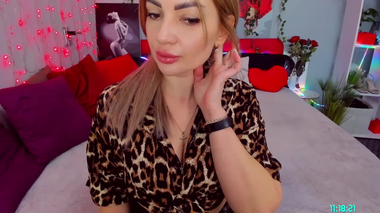 LunaBellucci Cam Show Recorded 2025-04-12