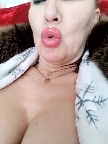 Lindaledi2 Cam Show Recorded 2025-04-13
