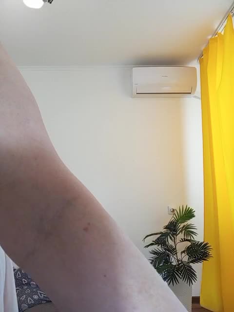 VikkyDream Cam Show Recorded 2025-04-14