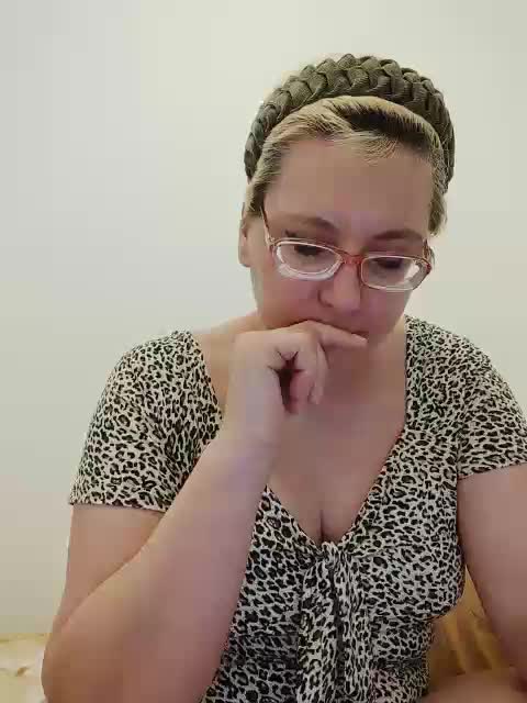 LeonaSplash Cam Show Recorded 2025-04-14
