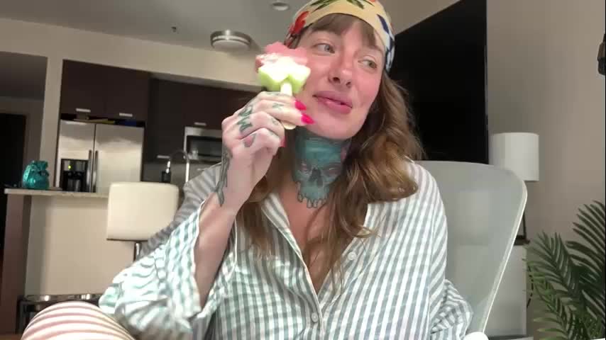 Iiixbostonxiii Cam Show Recorded 2025-04-15