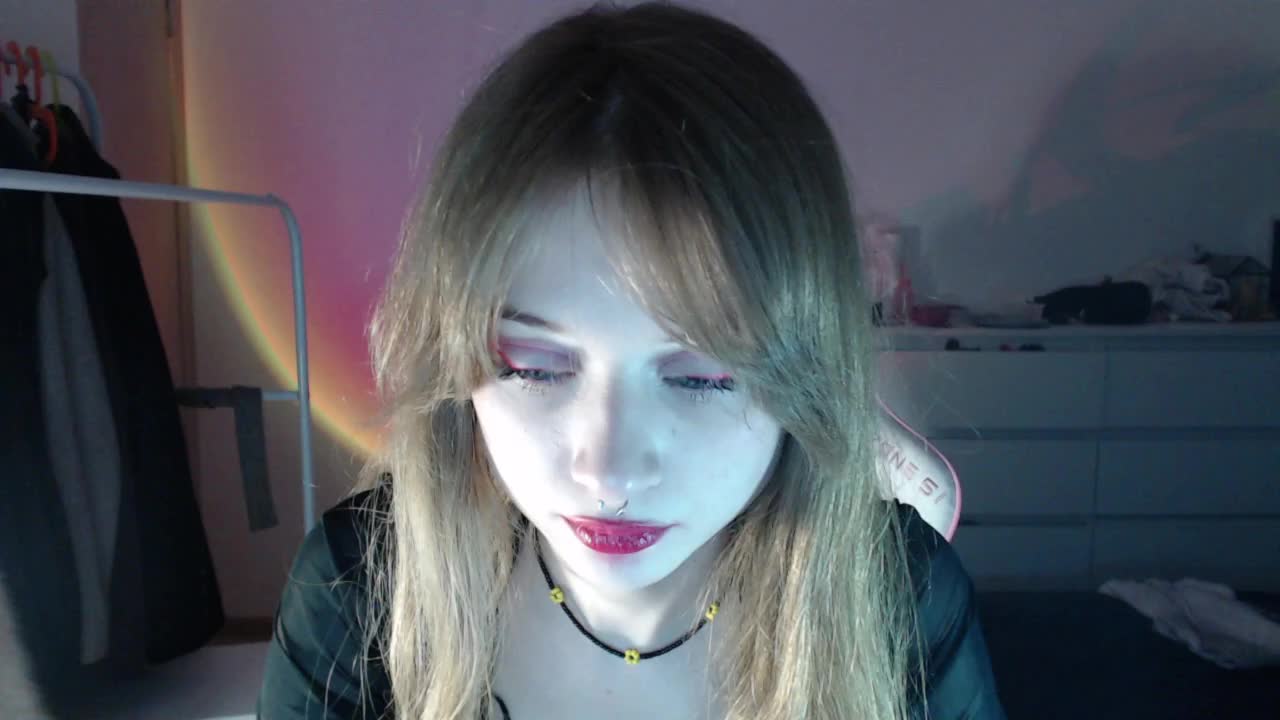 Mnepohuyy Cam Show Recorded 2025-04-15