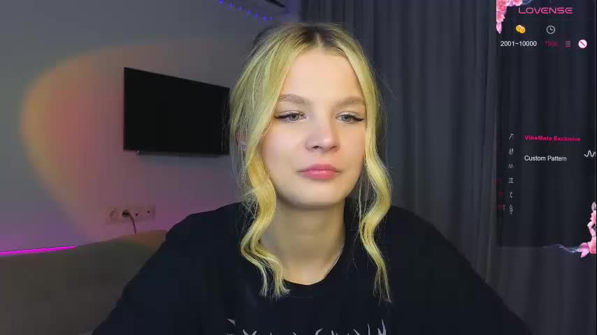 Lovely_babyy Cam Show Recorded 2025-04-16