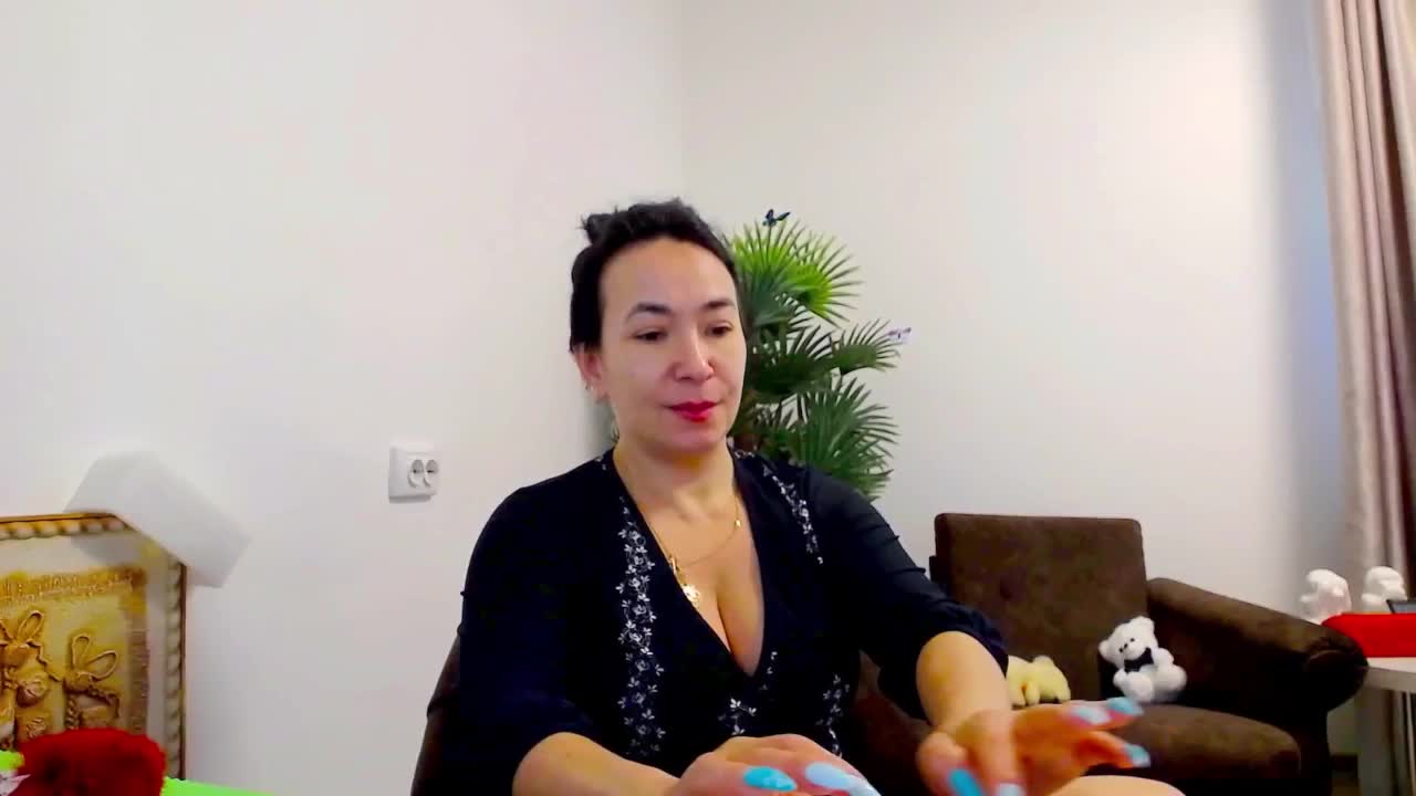 LesoleiLika Cam Show Recorded 2025-04-16