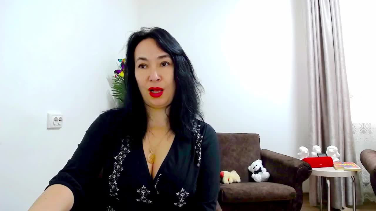 LesoleiLika Cam Show Recorded 2025-04-16