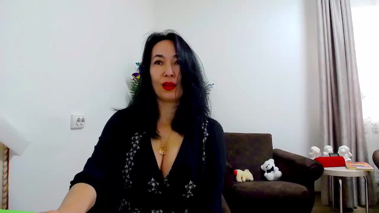 LesoleiLika Cam Show Recorded 2025-04-17