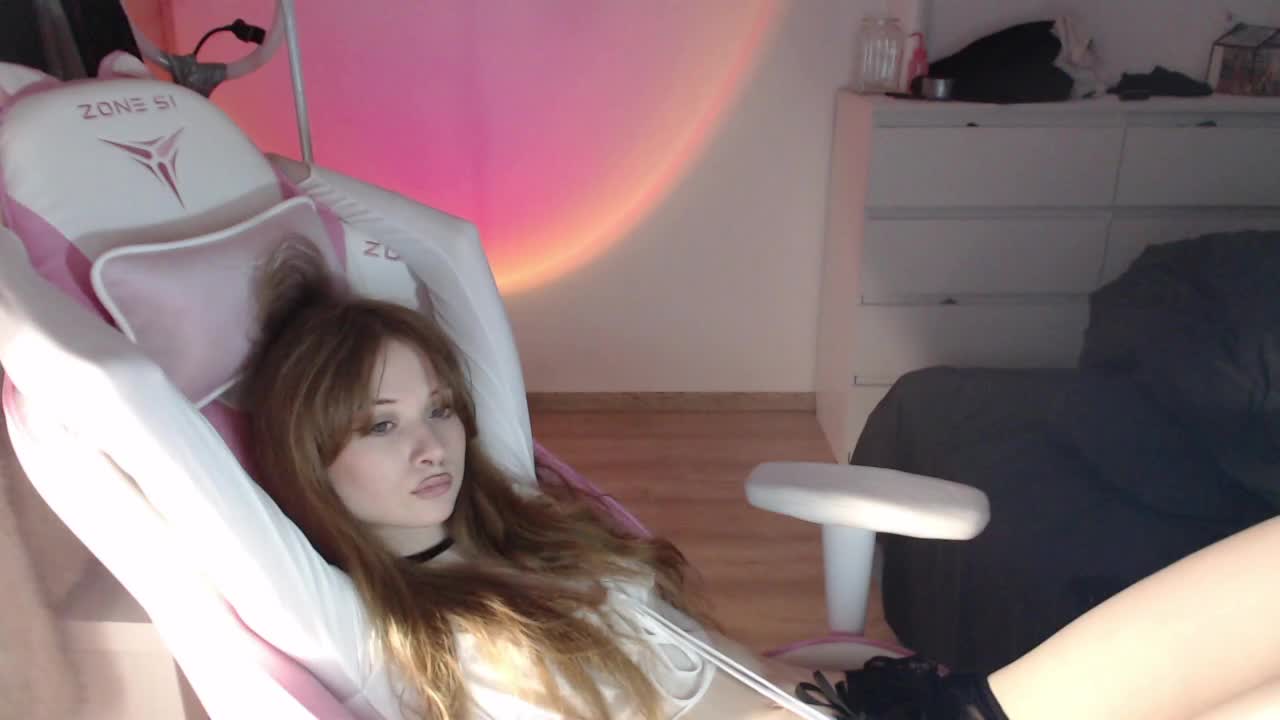 Mnepohuyy Cam Show Recorded 2025-04-17