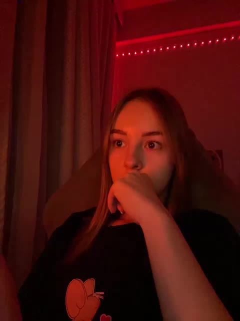 Nestyzz Cam Show Recorded 2025-04-17