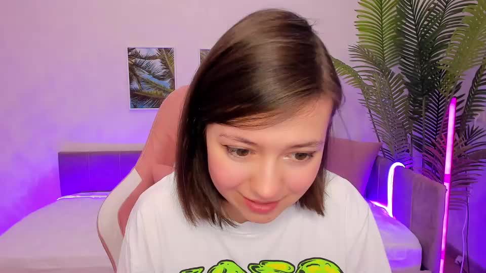 Lina_brownie Cam Show Recorded 2025-04-17