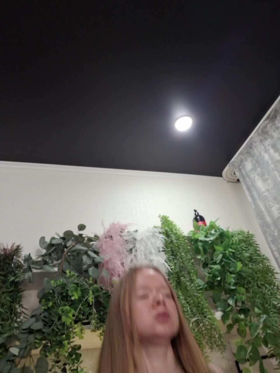 -scyrim- Cam Show Recorded 2025-04-17