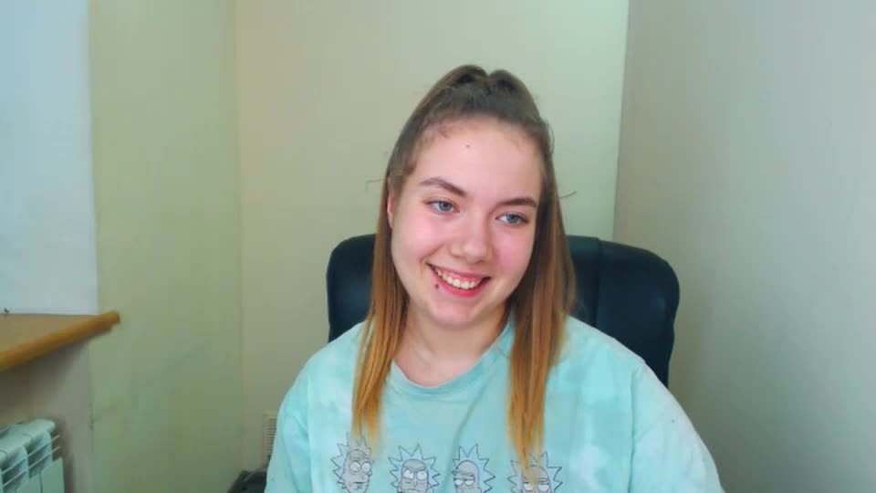 Zoey_deuttch Cam Show Recorded 2025-04-18