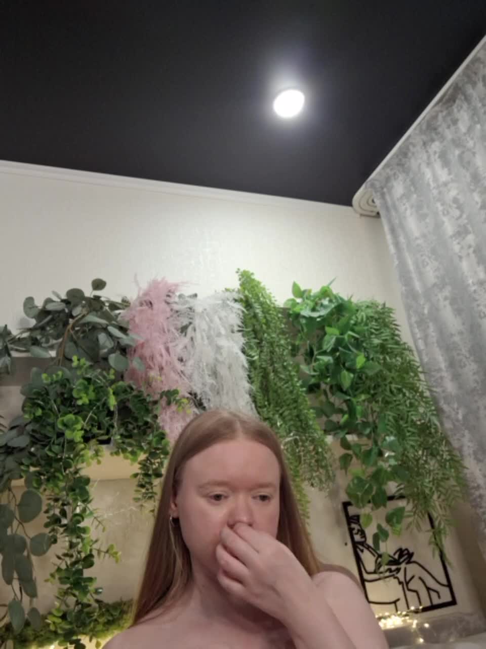 -scyrim- Cam Show Recorded 2025-04-18