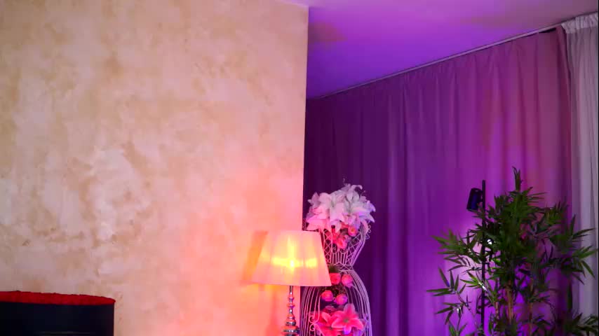 Kiss_jess Cam Show Recorded 2025-04-18