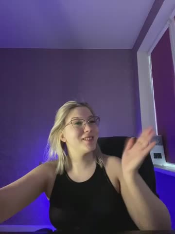 HotBrandyX Cam Show Recorded 2025-04-18