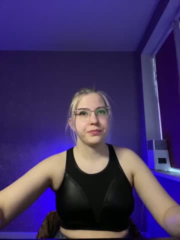 HotBrandyX Cam Show Recorded 2025-04-18