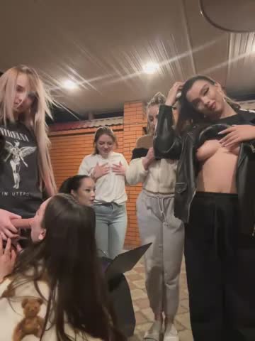 RollingGirls Cam Show Recorded 2025-04-18