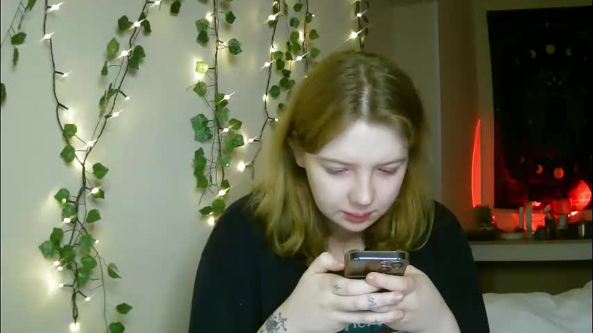Lollylol11 Cam Show Recorded 2025-04-19