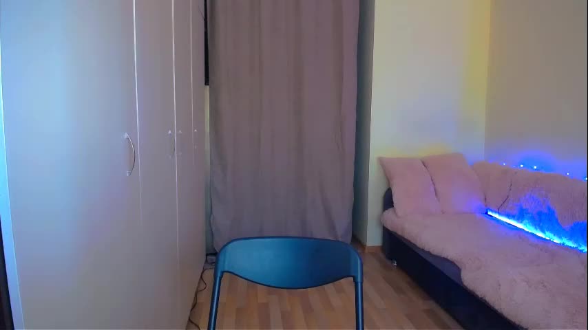 Emma_dorn Cam Show Recorded 2025-04-19