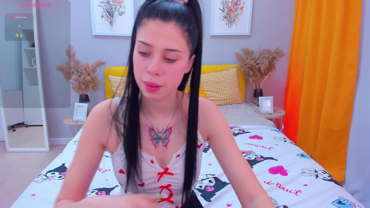 RaeMoon Cam Show Recorded 2025-04-19