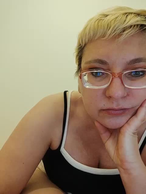 LeonaSplash Cam Show Recorded 2025-04-20