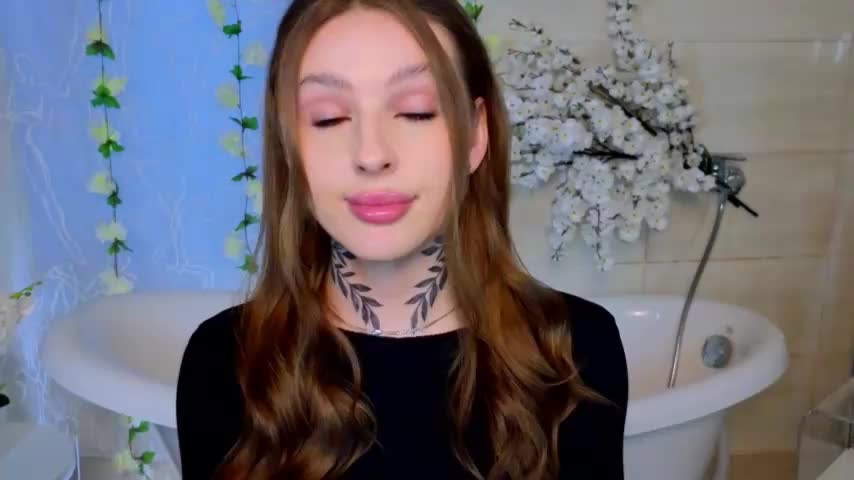 Mia_chill Cam Show Recorded 2025-04-20