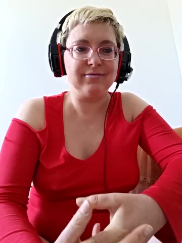 LeonaCrystal Cam Show Recorded 2025-04-20