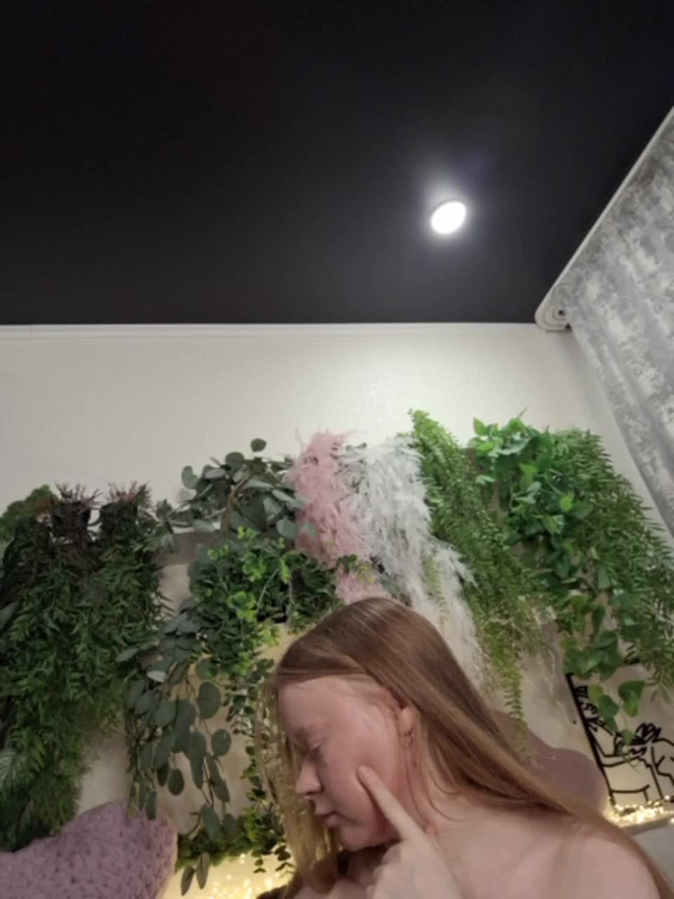 -scyrim- Cam Show Recorded 2025-04-20
