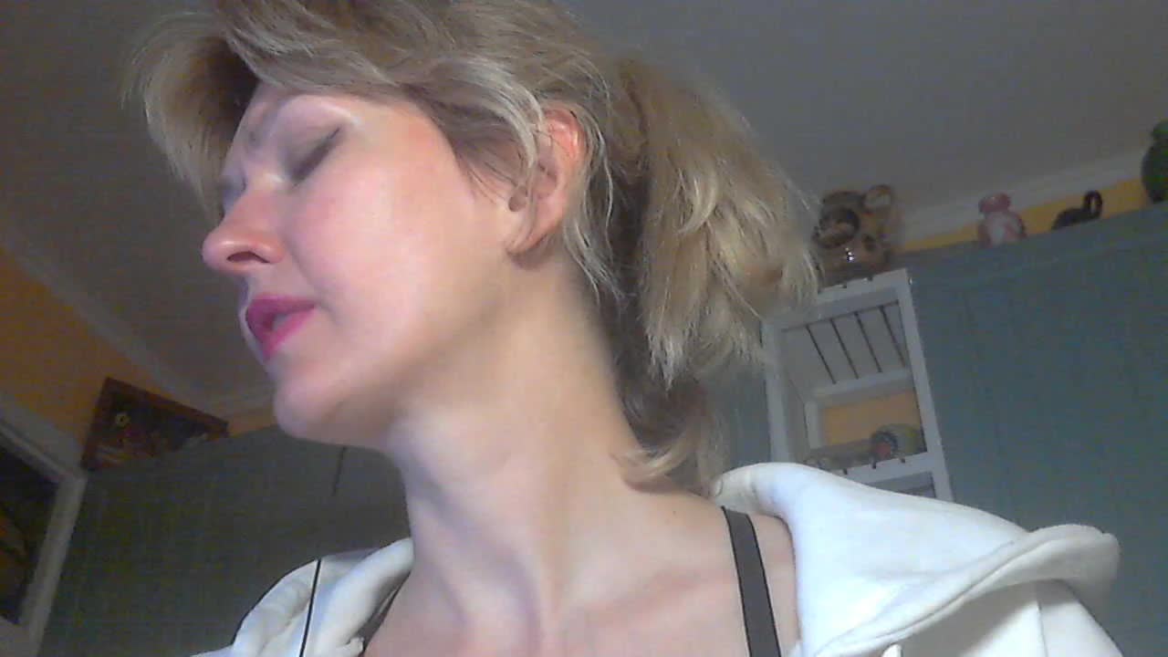 RedEmemdems Cam Show Recorded 2025-04-21