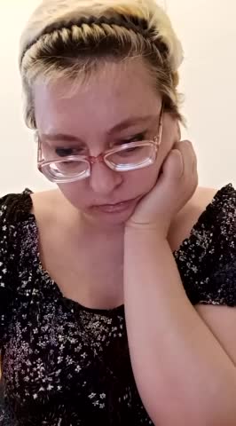 LeonaCrystal Cam Show Recorded 2025-04-22