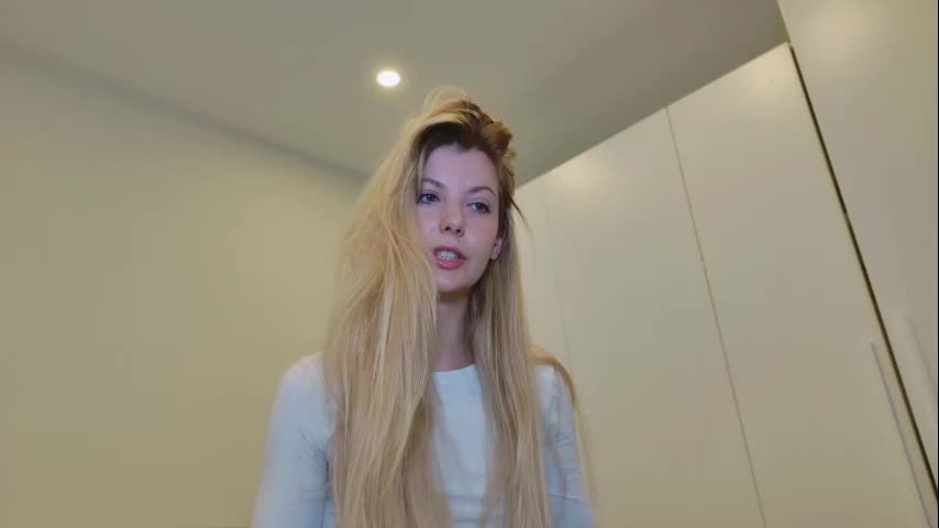 Cassy_cum Cam Show Recorded 2025-04-22