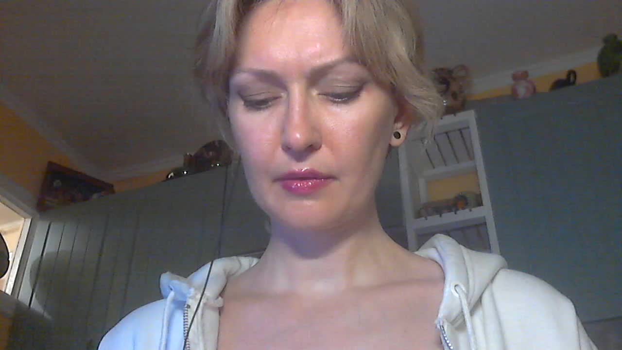 RedEmemdems Cam Show Recorded 2025-04-22