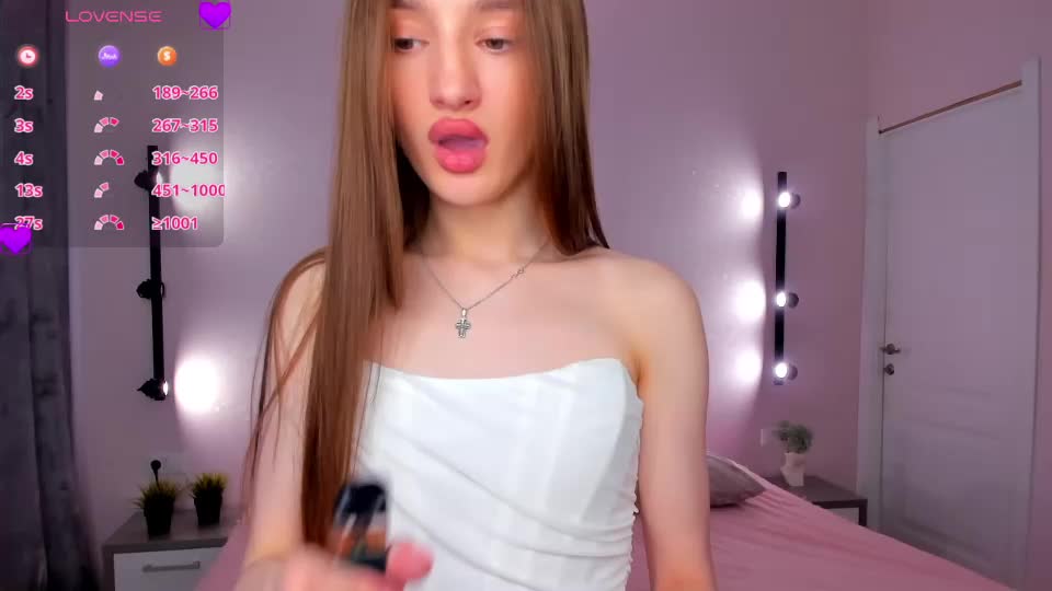 Laralourance Cam Show Recorded 2025-04-22