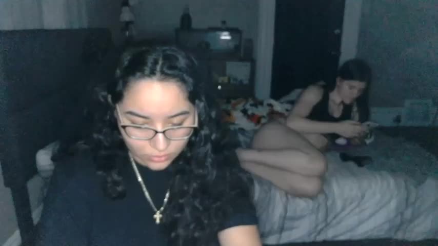 Elliewgfs Cam Show Recorded 2025-04-22