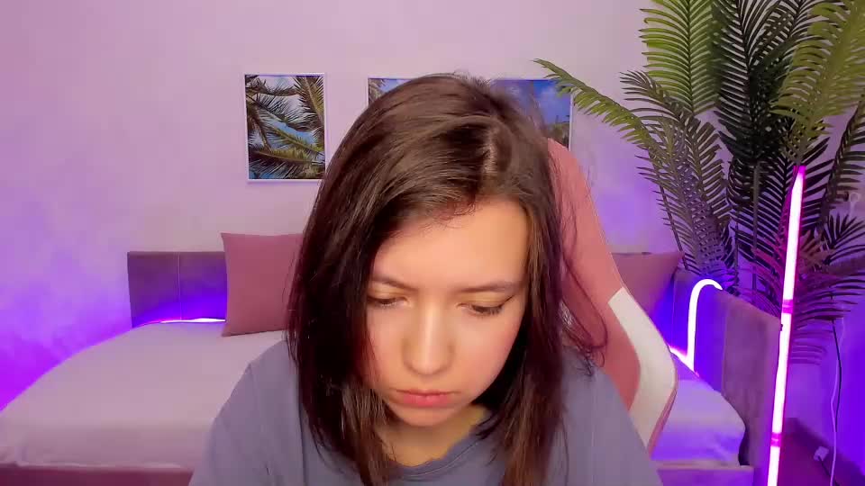Lina_brownie Cam Show Recorded 2025-04-22