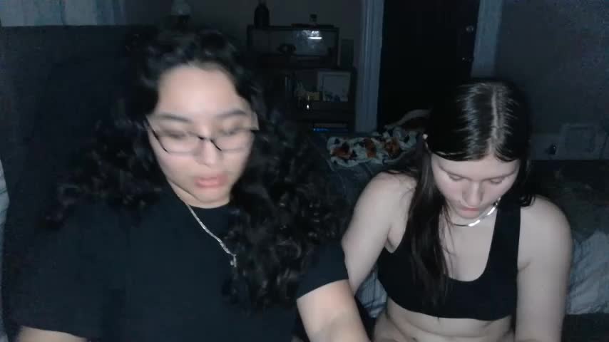 Elliewgfs Cam Show Recorded 2025-04-22