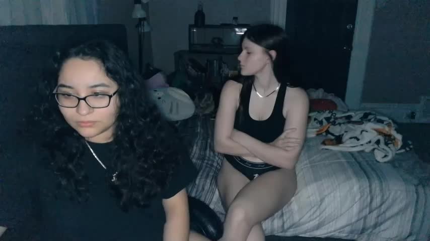 Elliewgfs Cam Show Recorded 2025-04-22