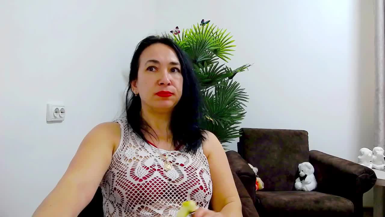 LesoleiLika Cam Show Recorded 2025-04-23