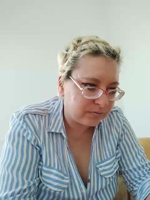 LeonaSplash Cam Show Recorded 2025-04-23