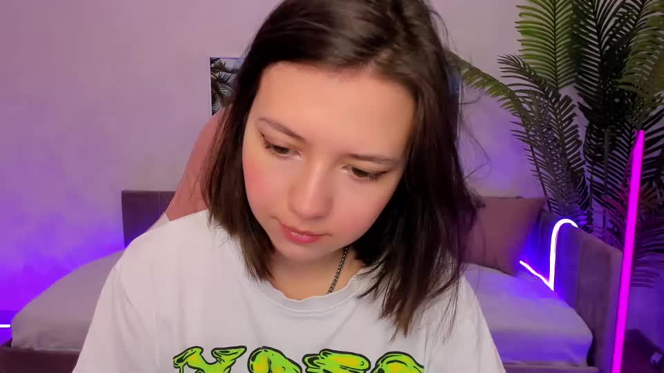 Lina_brownie Cam Show Recorded 2025-04-23