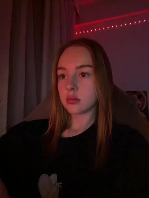 Nestyzz Cam Show Recorded 2025-04-23