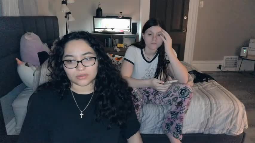 Elliewgfs Cam Show Recorded 2025-04-23