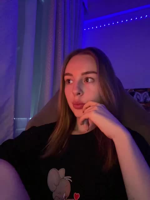 Nestyzz Cam Show Recorded 2025-04-23
