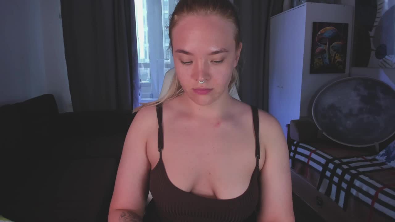 EvaRose Cam Show Recorded 2025-04-23