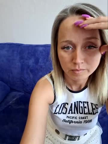 B_l_o_n_d_i_n_k_a Cam Show Recorded 2025-04-23