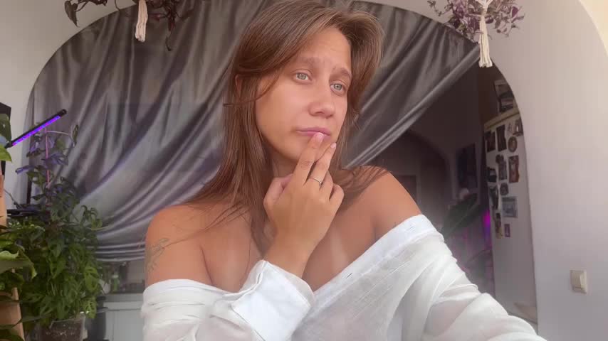 Sasha_moormeoow Cam Show Recorded 2025-04-23
